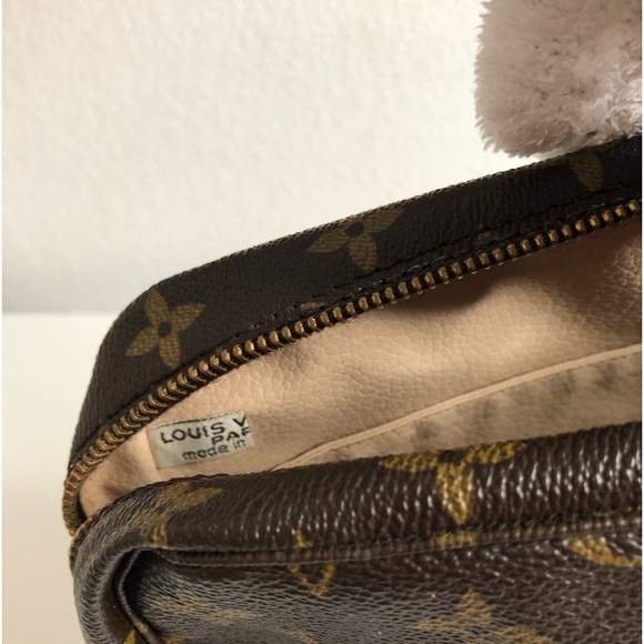 LV Paris Toilette 23 Bag. Date Code: TH January 1988 inside pocket under tag. - Picture 8 of 16